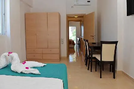 شقة فندقية Cavo D' Oro 3*