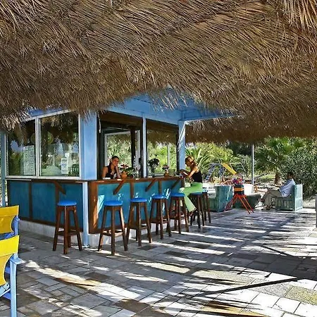 شقة فندقية Cavo D' Oro 3*