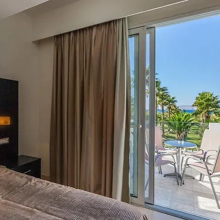 Cavo D' Oro Aparthotel 3*