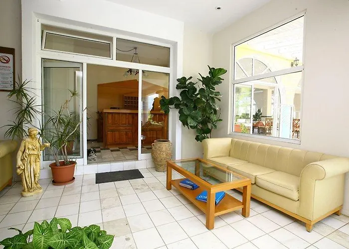 Cavo D' Oro Aparthotel